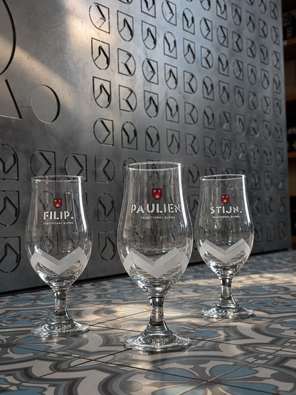 OMER. Glas met naam